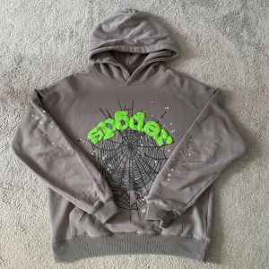 Sp5der Hoodie  - Storlek S. Inga hål, repor, smuts, fläckar eller något liknande. Skriv för mer info!
