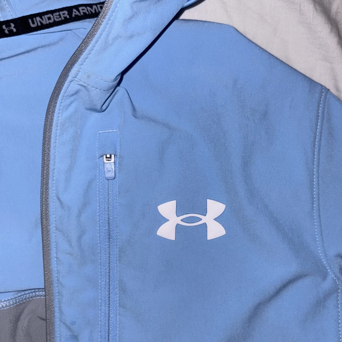 Blå och grå vindjacka från Under Armour - 2