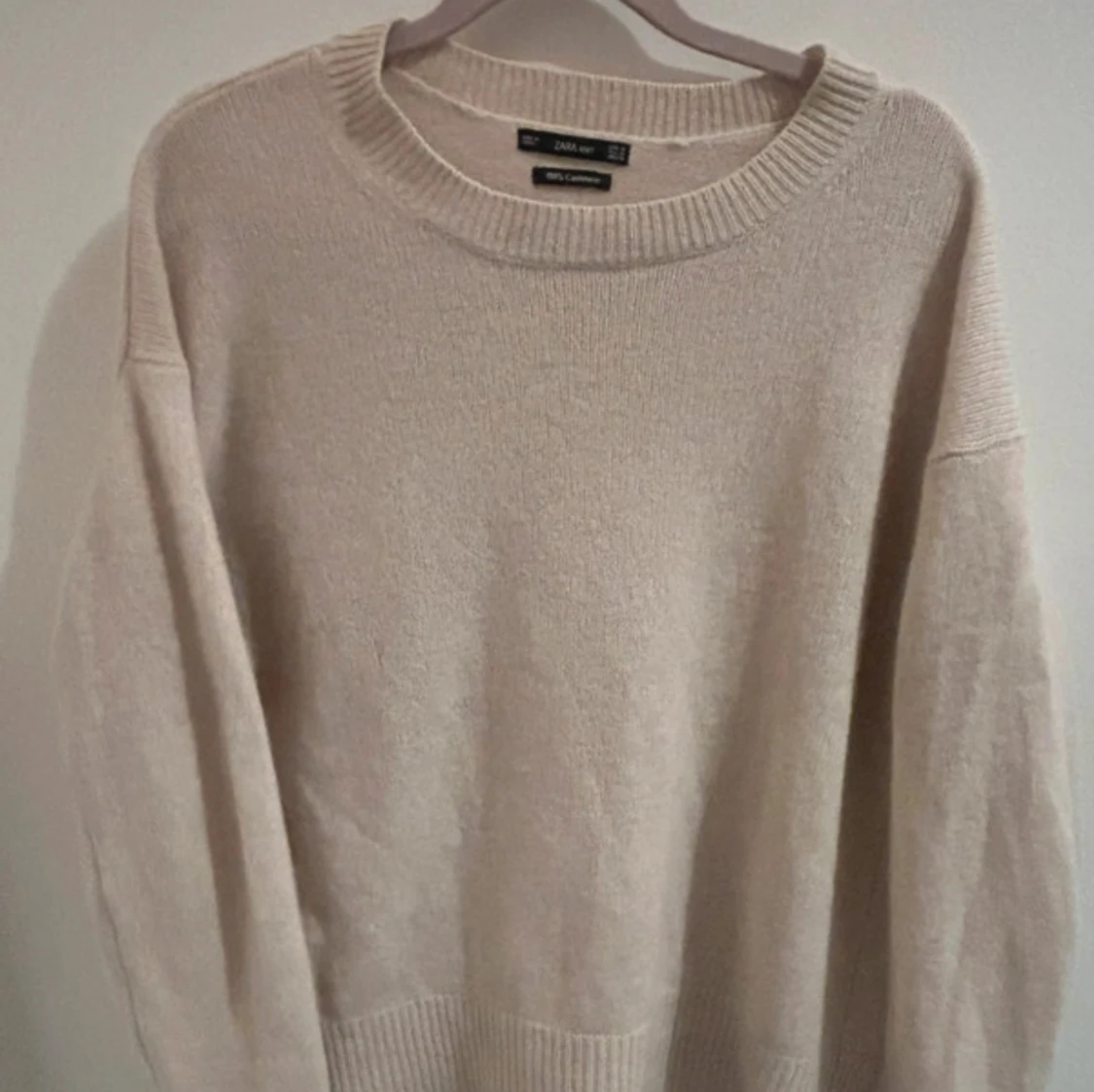 Beige kashmirtröja från Zara - 1