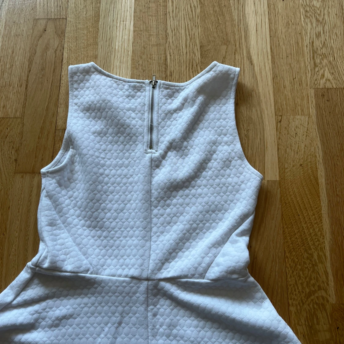 Vit kort klänning från H&M Divided - 1