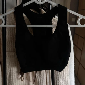 Träningstopp - Träningstopp i storlek M