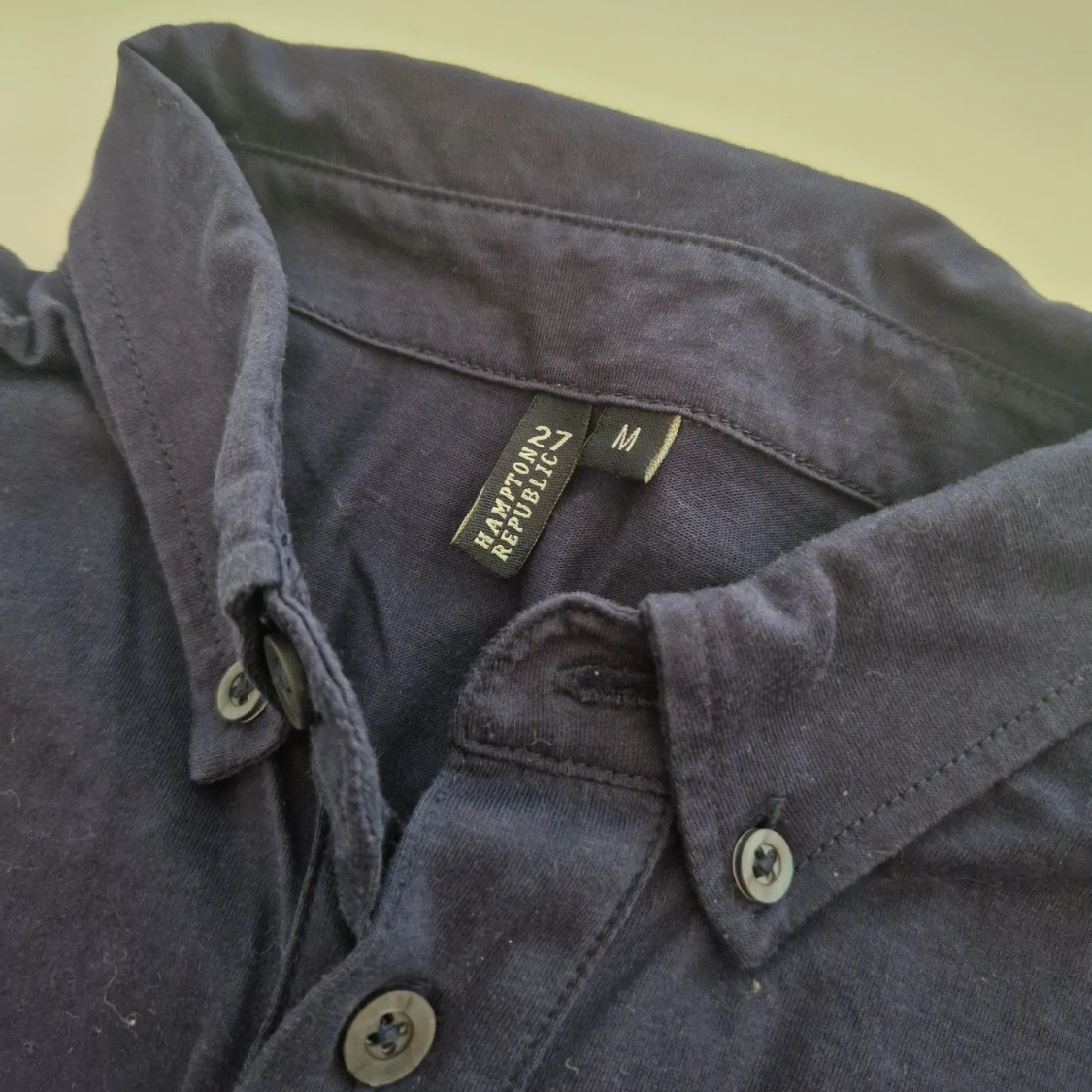 Mörkblå pikétröja Hampton Republic - 1