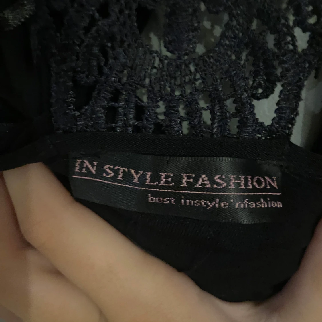 Två fest toppar med spetsrygg - 4