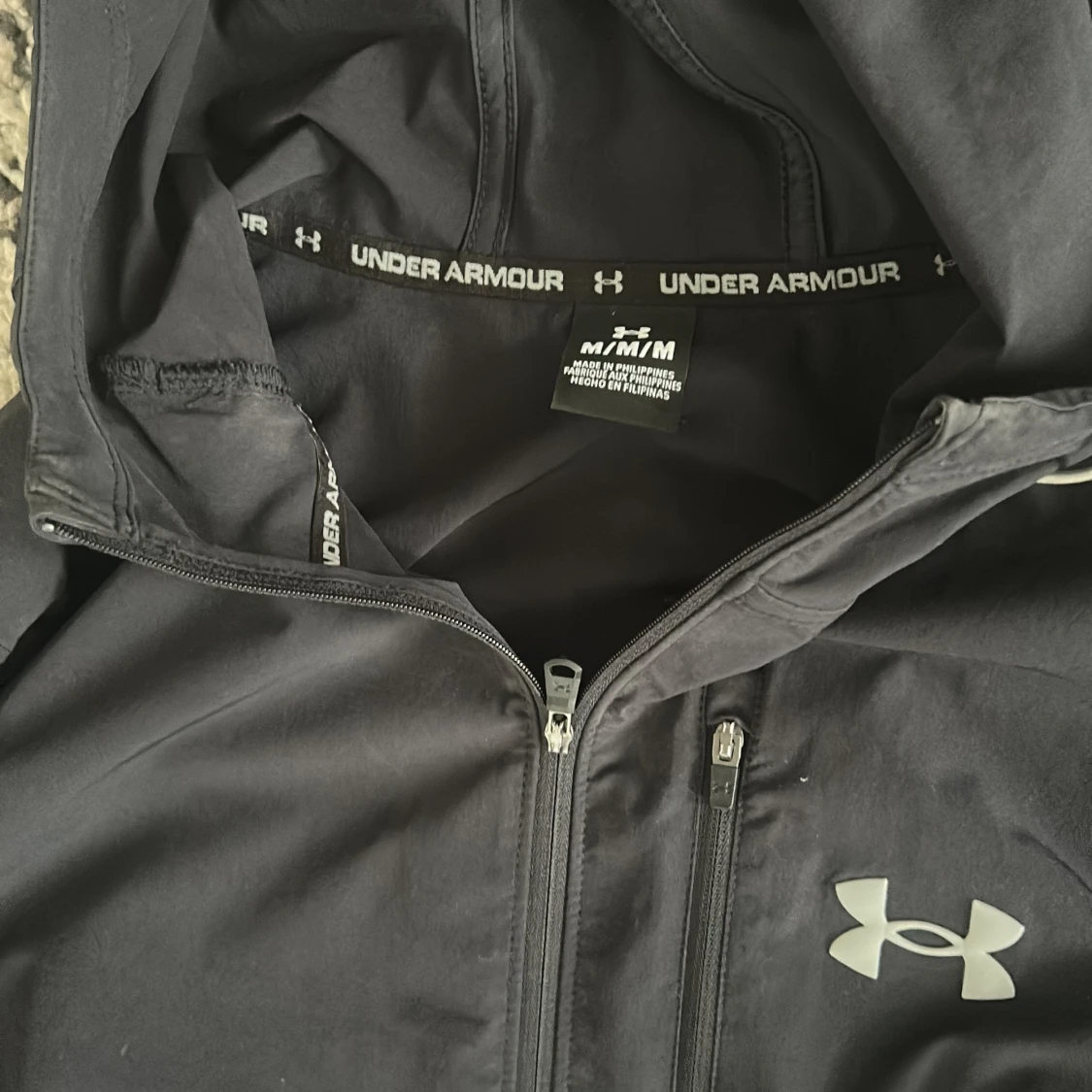 Svart vindjacka från Under Armour - 2
