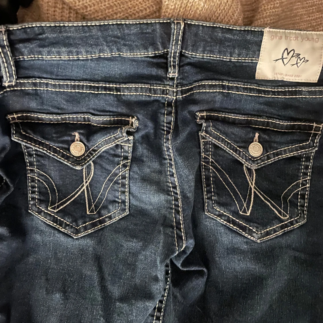 Mörkblå jeans från Gina Tricot Young - 1