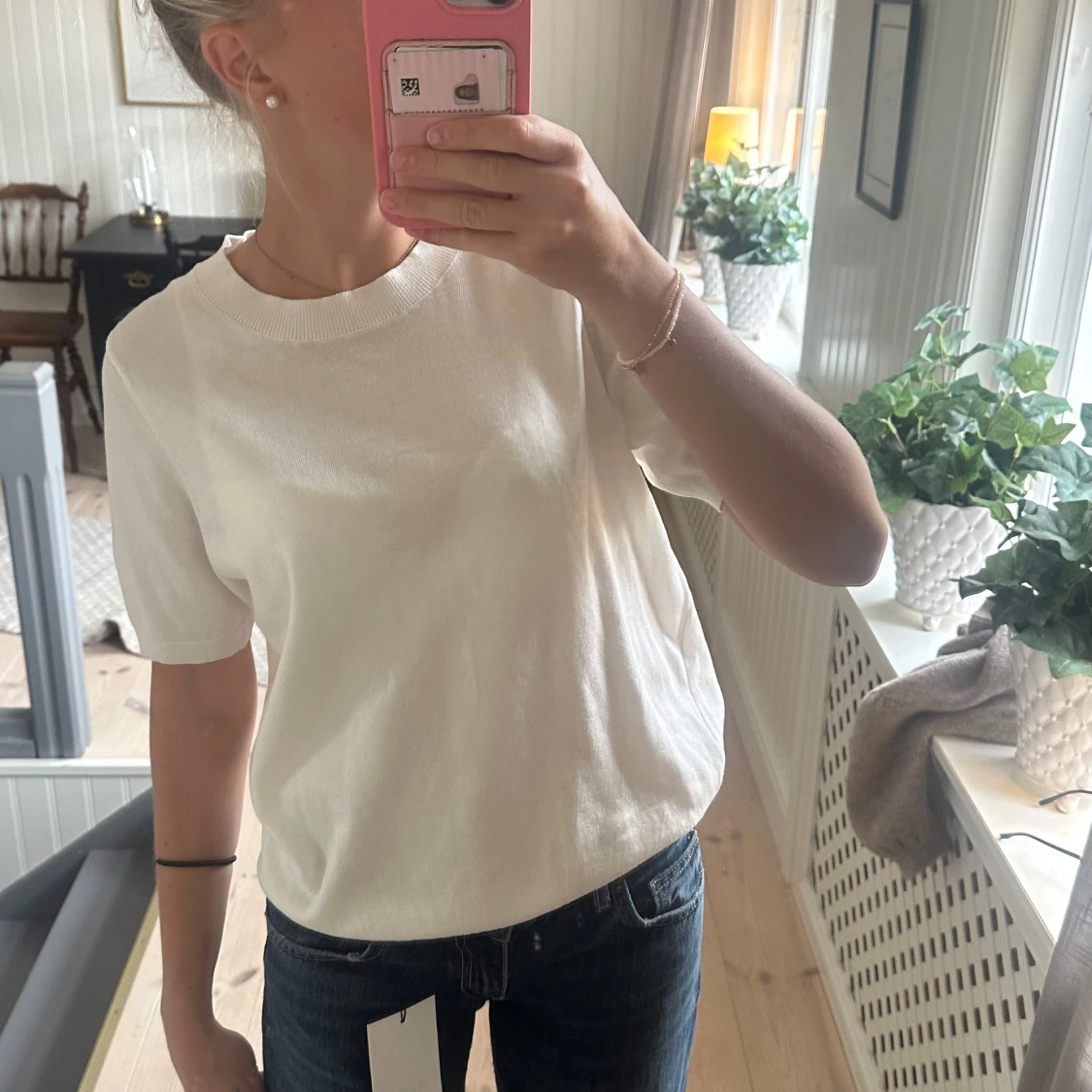 Vit t-shirt från Lindex i bomull