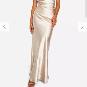 Balklänning - Säljer min balklänning som är i jättefint skick, pris diskuterbart ❤️