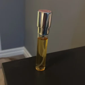 Parfym - Helt ny parfym från Sniph, har sprayat en gång på handleden för att testa den men doften var inte något för mig! Fick hem den för 3 dagar sen så de är inte någon som stått länge eller så.