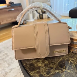 Väska - Med axelband 