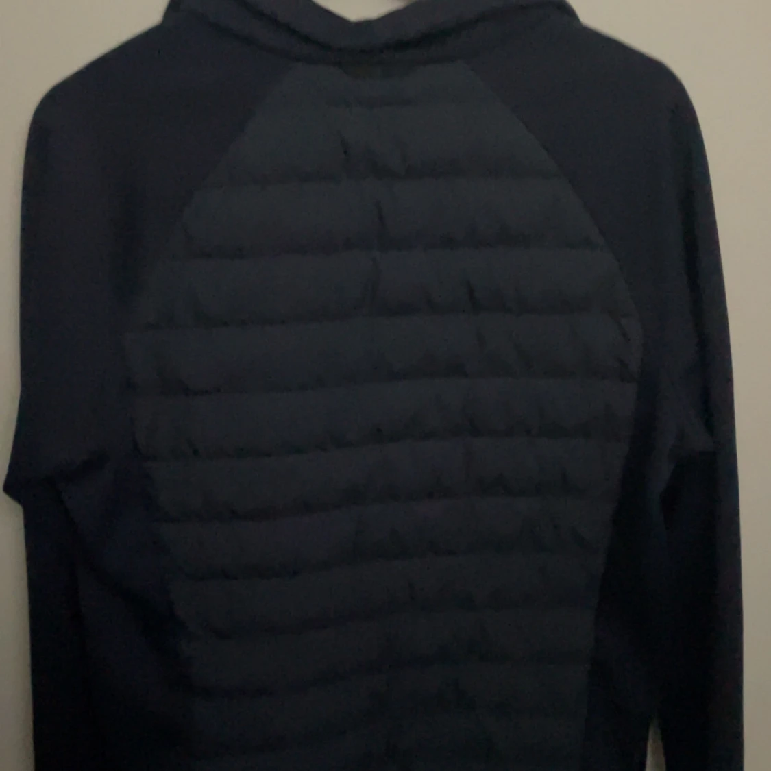 Mörkblå cardigan från Peak Performance - 1