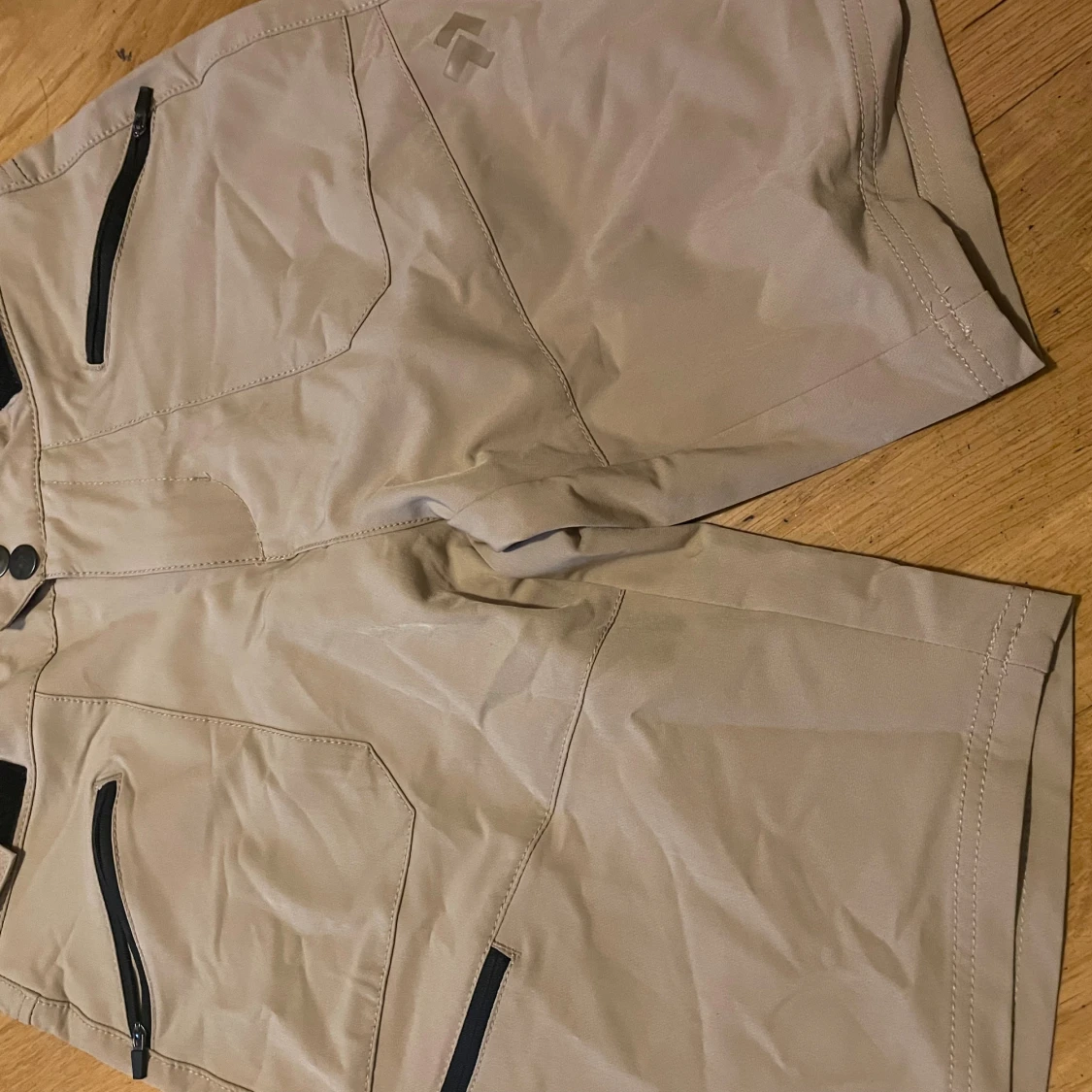 Beiga shorts från Black Diamond