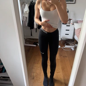 Nike träningsbyxor  - Nike träningsbyxor i storlek XS/S