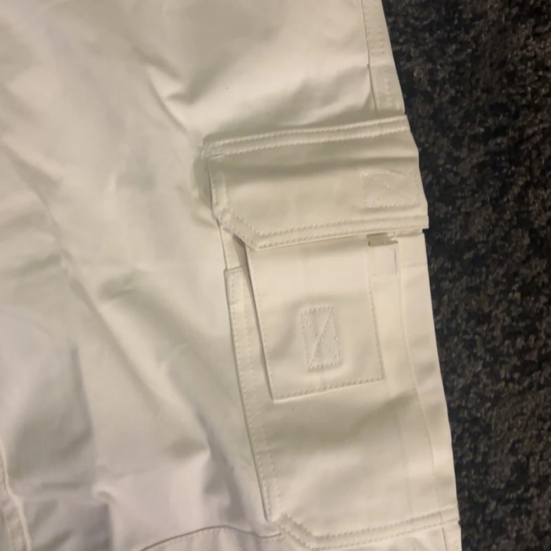 Vita hängselbyxor - 2