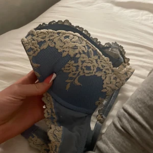 Pretty flower bh ljusblå intimissme - säljer en bh från intimissme. priset kan diskuteras ❤️