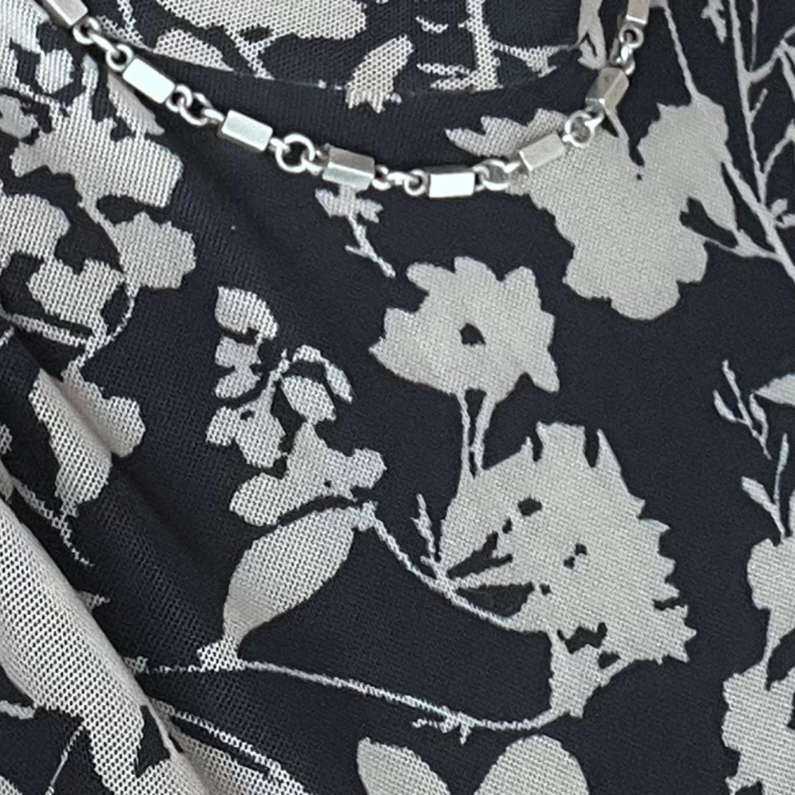 SÖKER detta Halsband