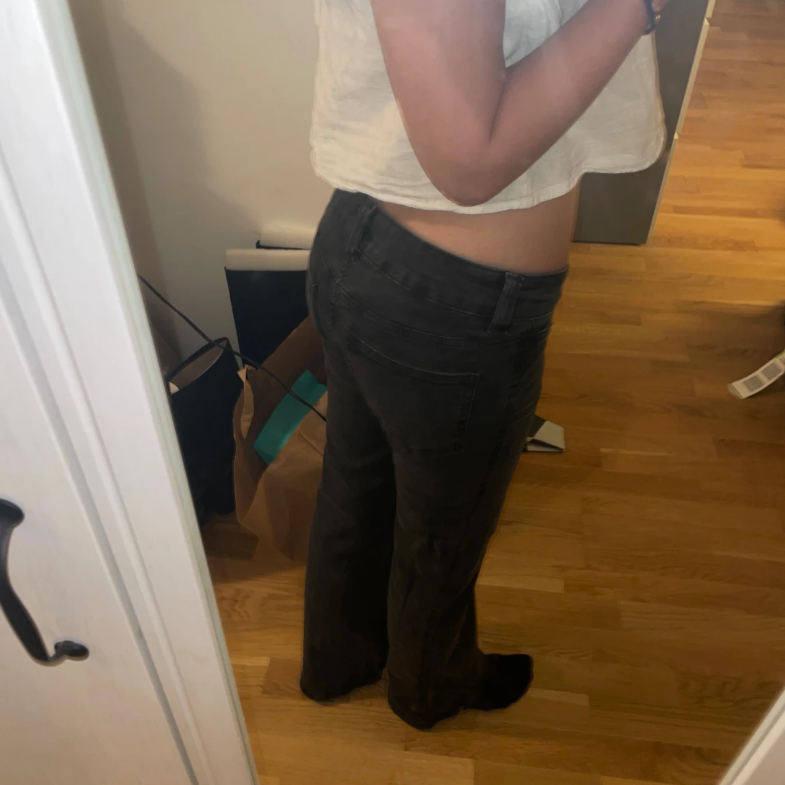 Svarta bootcut jeans med låg midja - 1