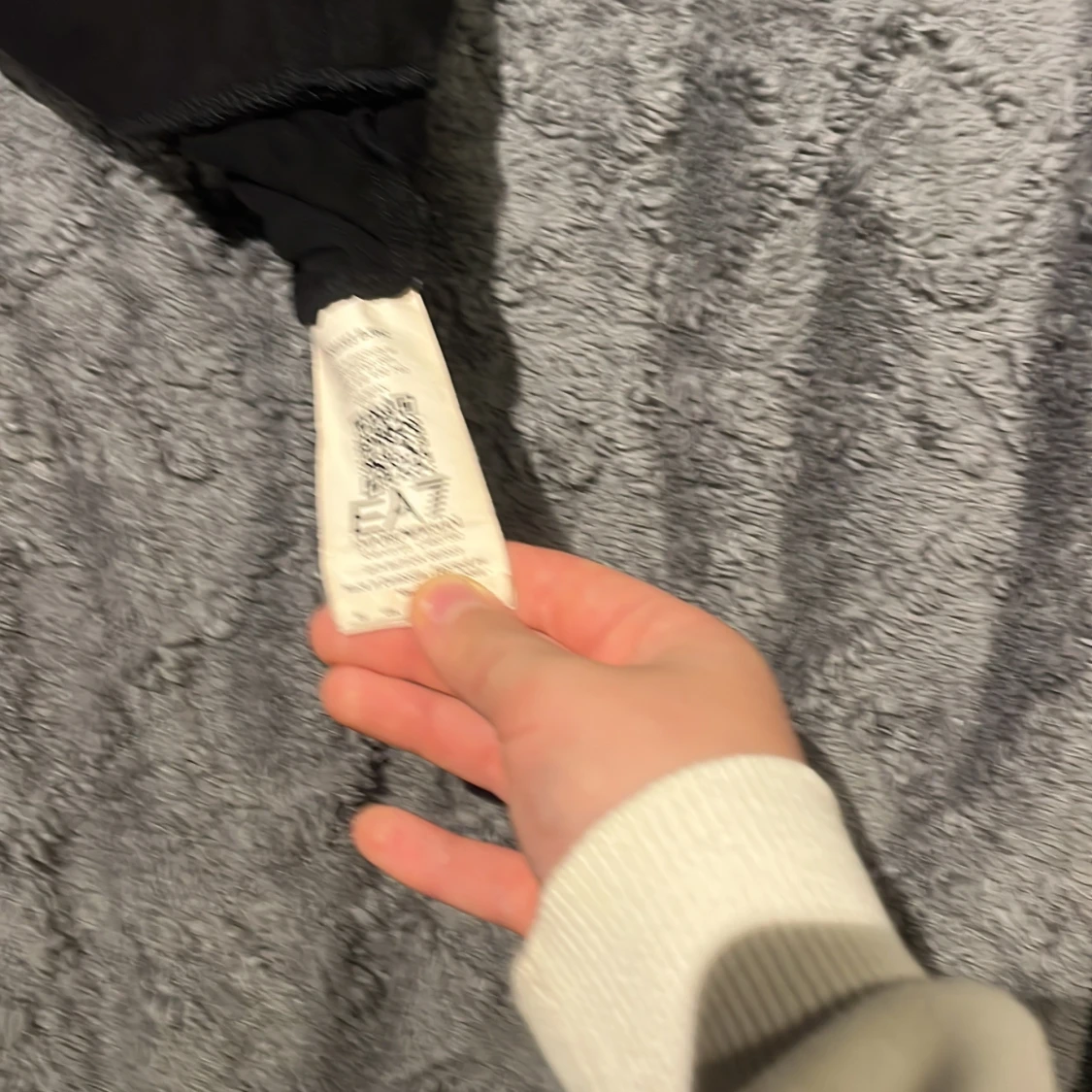 Svart EA7 hoodie med blått tryck - 4