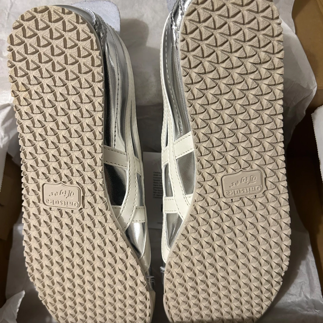 Onitsuka Tiger Silver 43,5 - 3