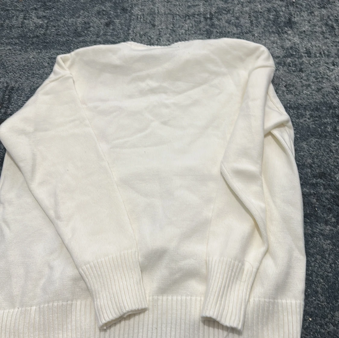 Vit stickad tröja från Ami Paris - 3