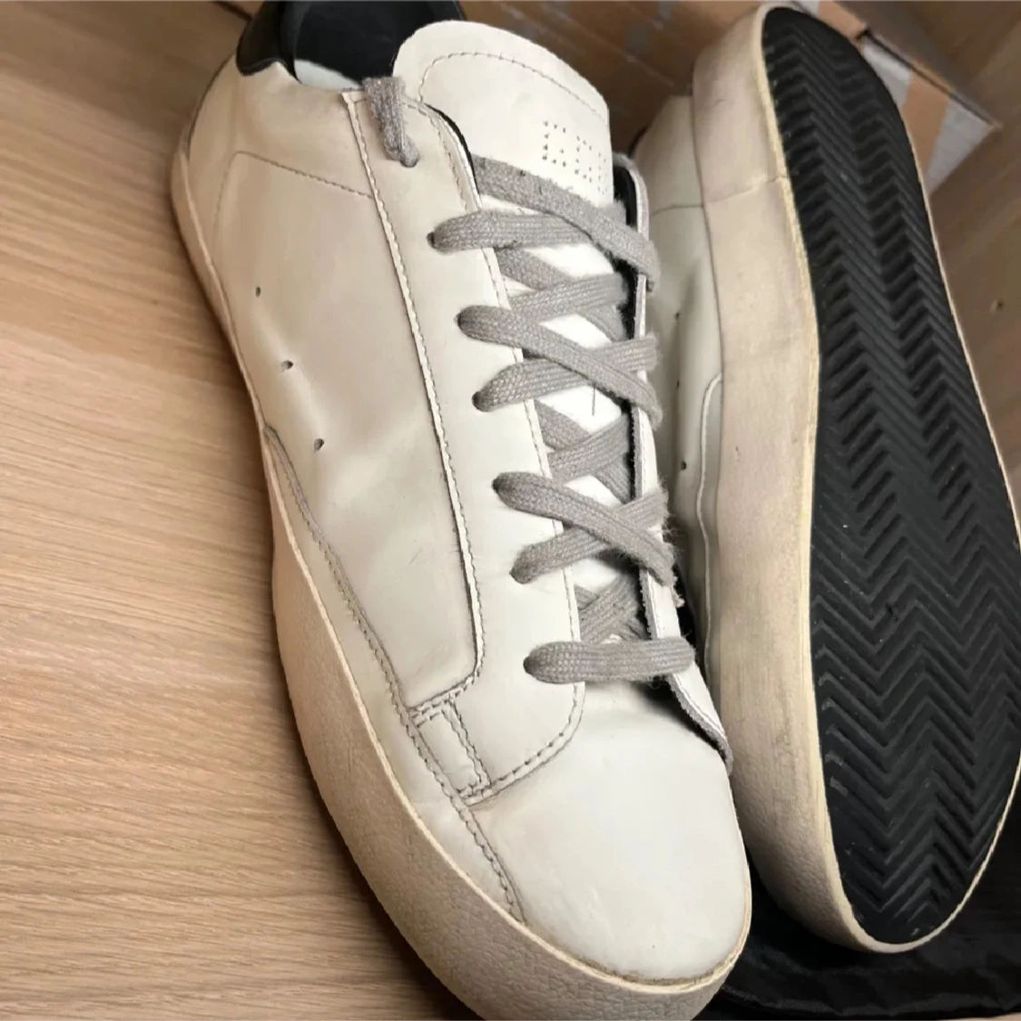 Vit sneaker från Golden Goose - 3