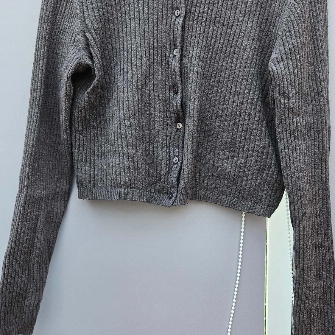 Grå ribbad kofta från Lager 157 storl.M