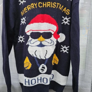 Jultröja med blinkande tomte storl XXL/3XL  - Djur och rökfritt hem bra skick,  blinkande ljus m dosa.