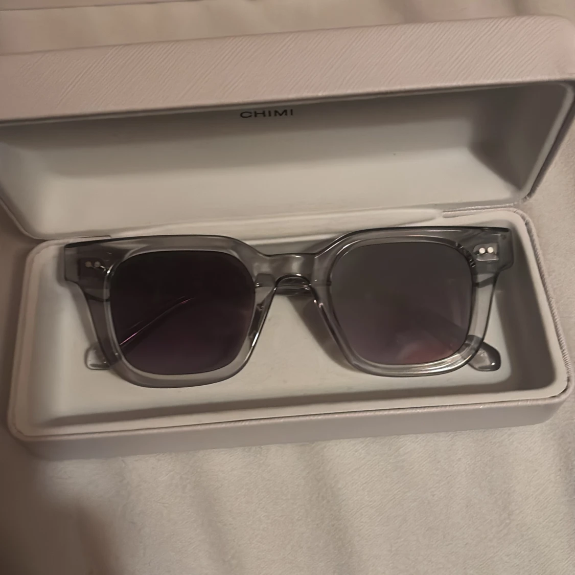 Grå transparenta solglasögon CHIMI - 2