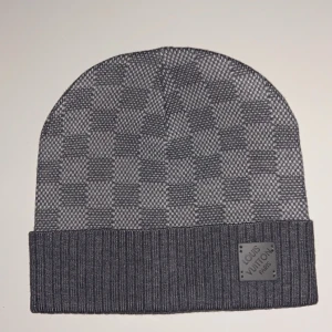 L mössa grå - Helt ny 