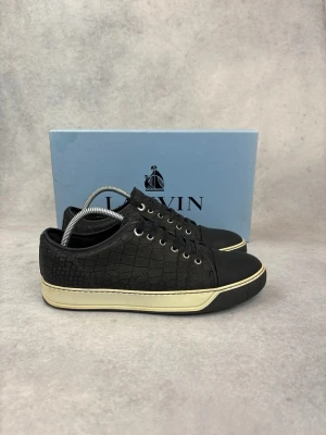 Lanvin DBB1 cap toe sneaker -    – Condition: 8/10  – What is included: Dustbag  – Retail price: 500 euro
