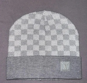 Grå mössa  - Helt ny ingen storlek 