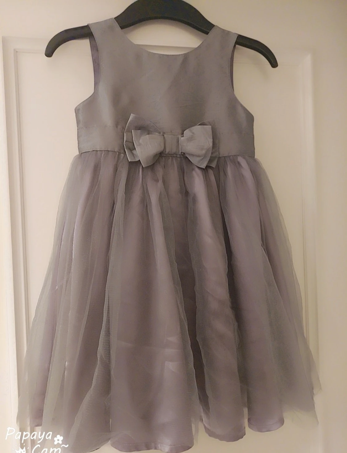 Grå ärmlös klänning med rosett ,4-5år - 4