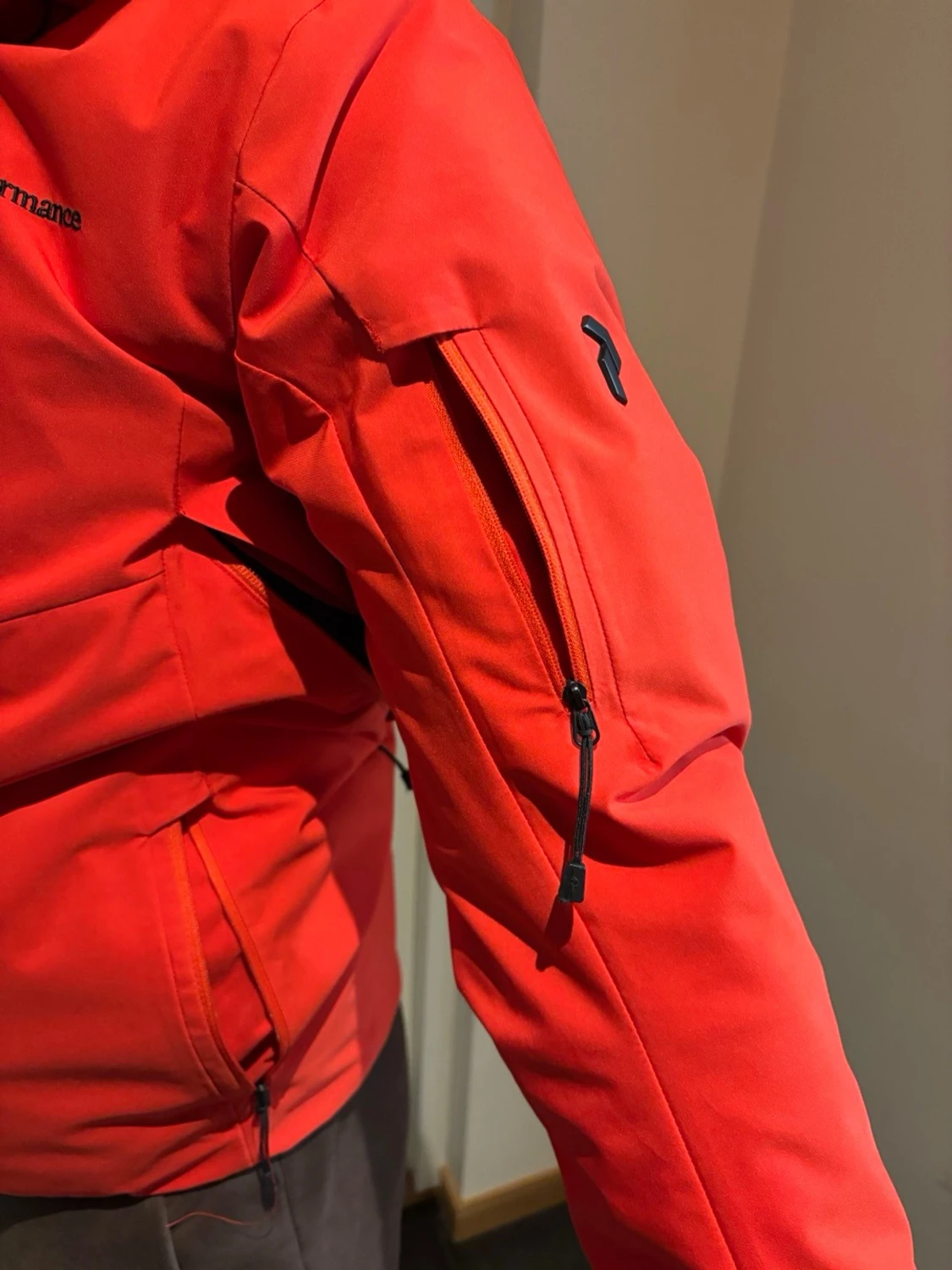 Röd Peak Performance skidjacka - 2