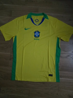 Brasilien t-shirt 25/26 - Helt ny Brasilien tröja från nuvarande säsong 25/26 i storlek M.