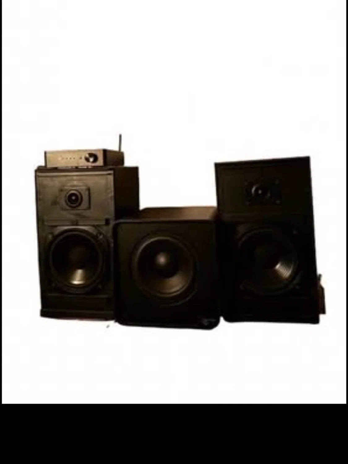 Hemmabiosystem med högtalare och förstärkare