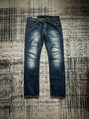 Dondup Jeans - |Dondup Jeans| | Storlek: 33| Skick: 9,25/10| Medföljer: inget| Frågor eller funderingar tveka inte på att höra av dig!i