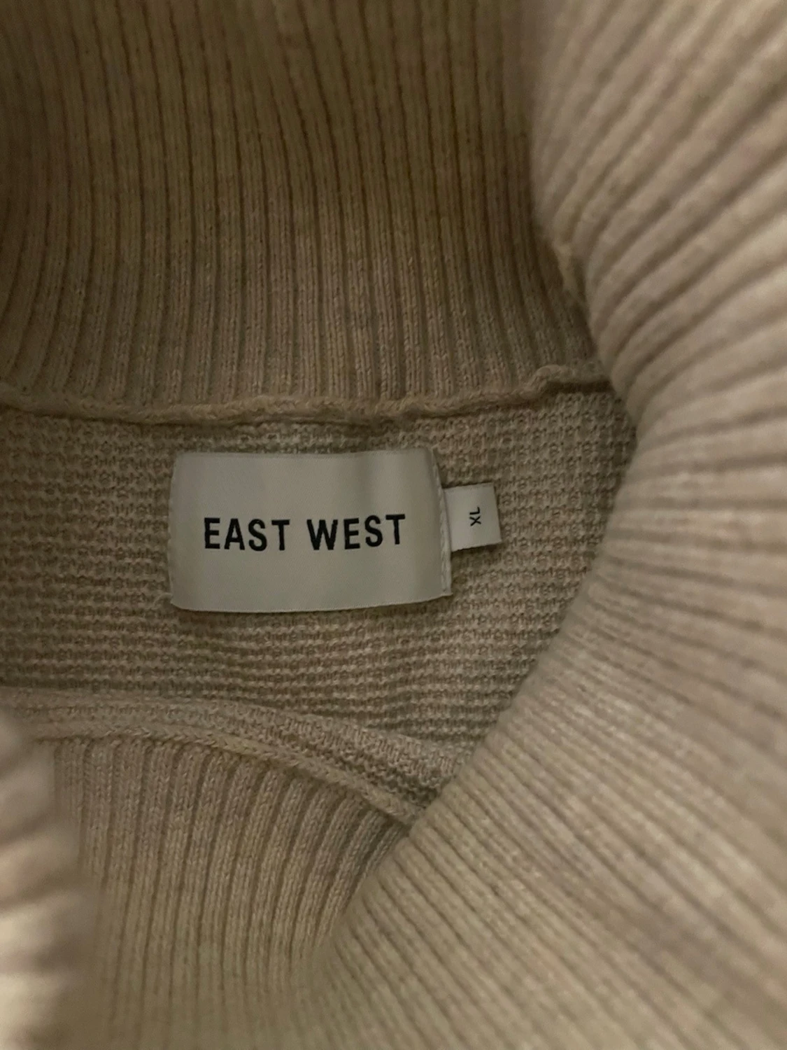Beige polotröja från East West XL - 2