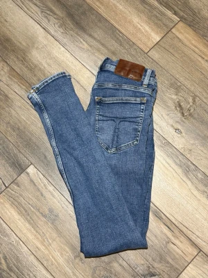 Tiger of Sweden jeans - Tja säljer nu dessa riktigt schyssta Tiger Of Sweden jeans i storlek W29 L32, Skick 10/10. Nypris ca 1200. Vid minsta lilla fundering så är det bara att höra av sig.