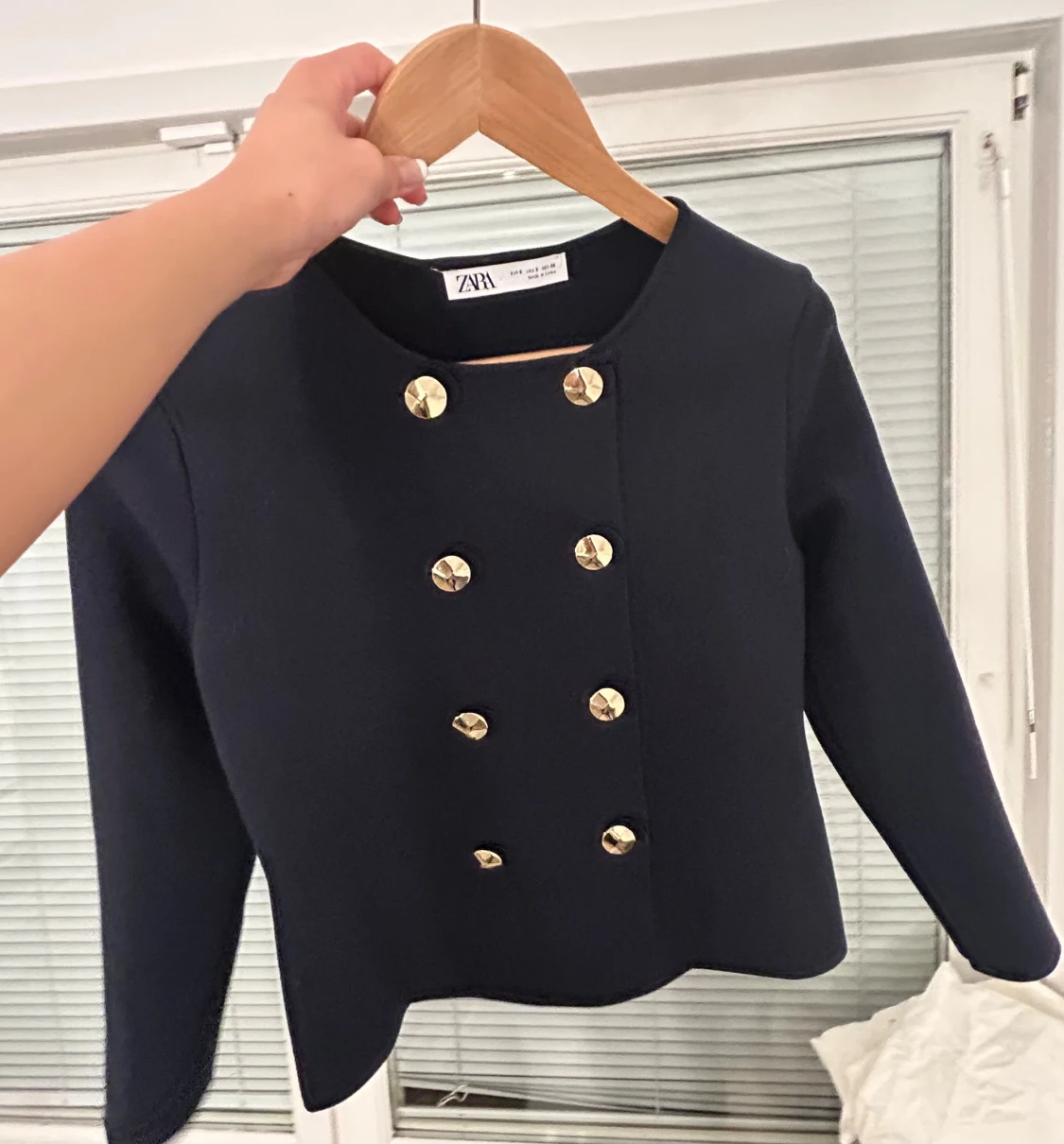 Mörkblå oanvänd skepparkavaj från Zara