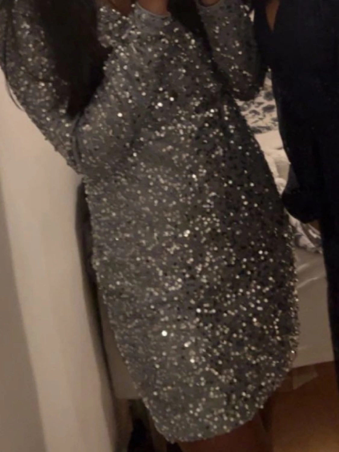 Glittrig klänning - 1