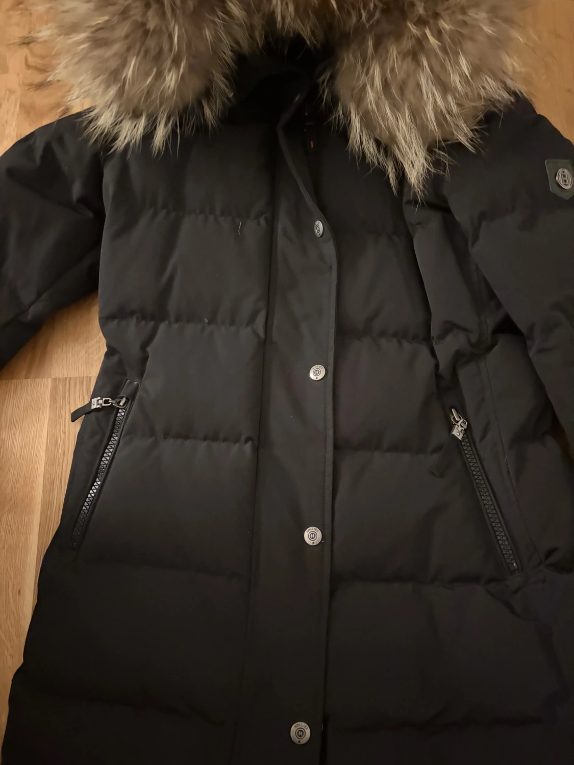 Hollies dam jacka - 2