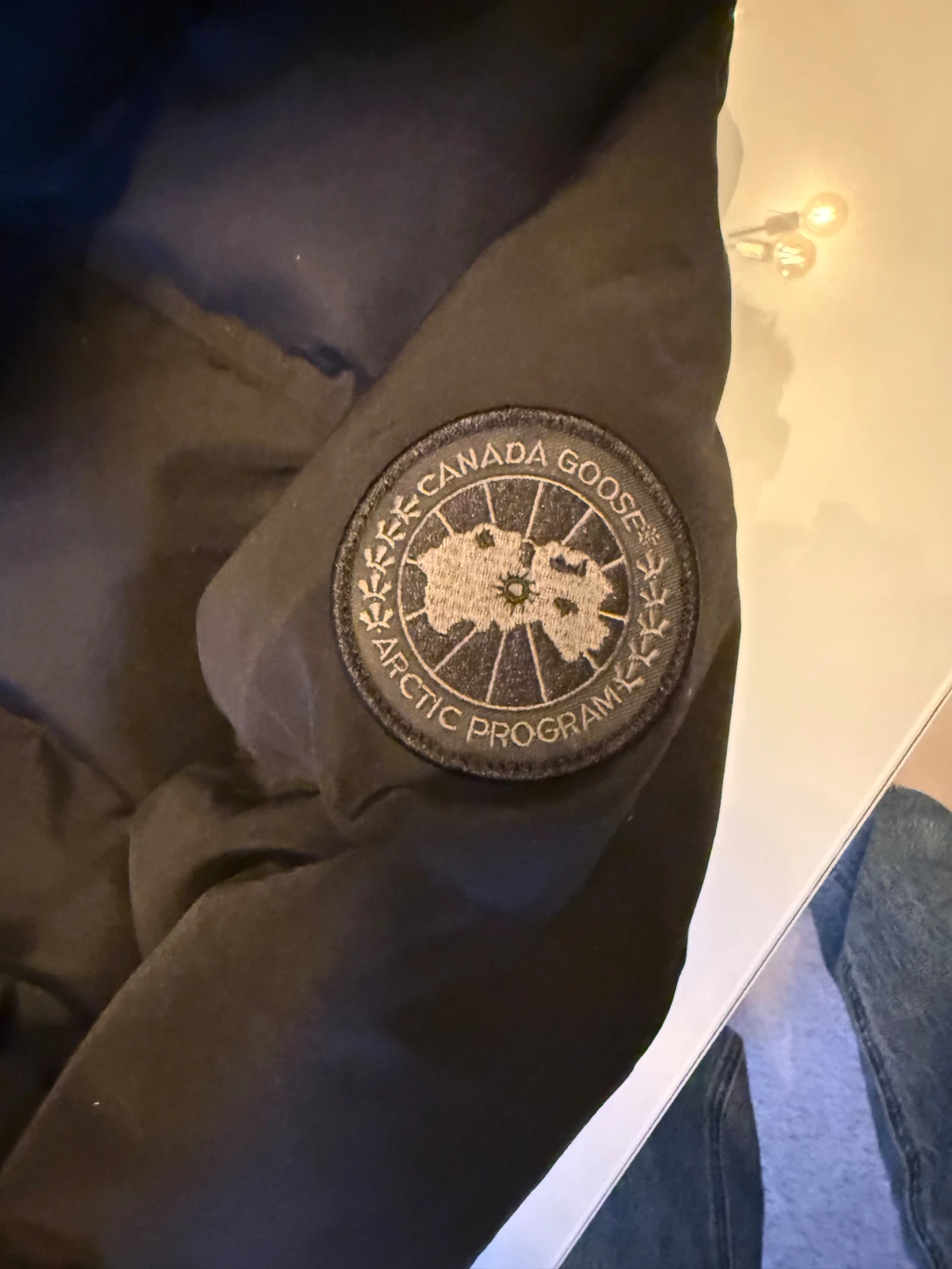 Svart pufferjacka från Canada Goose - 2