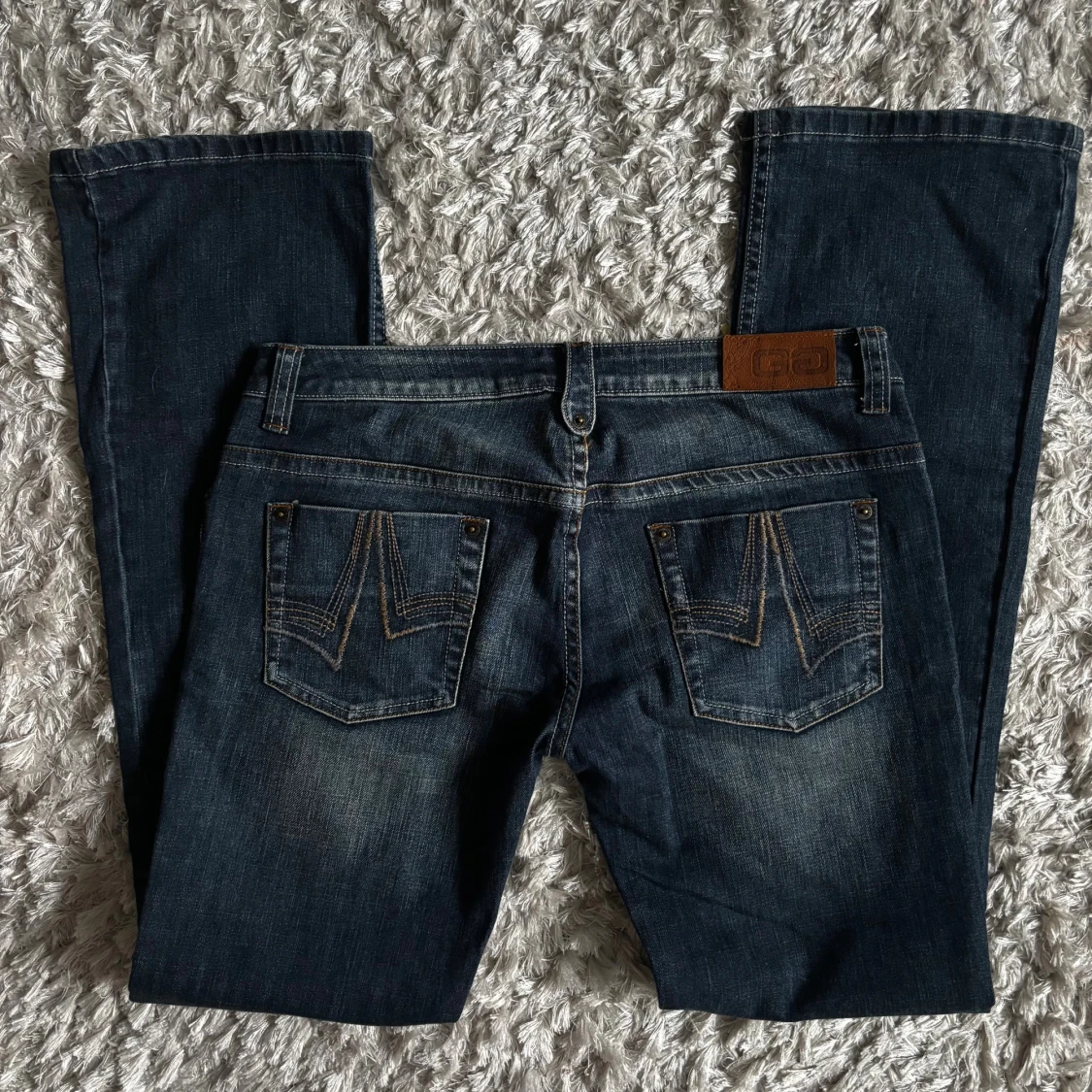 Lågmidjade bootcut jeans - 2