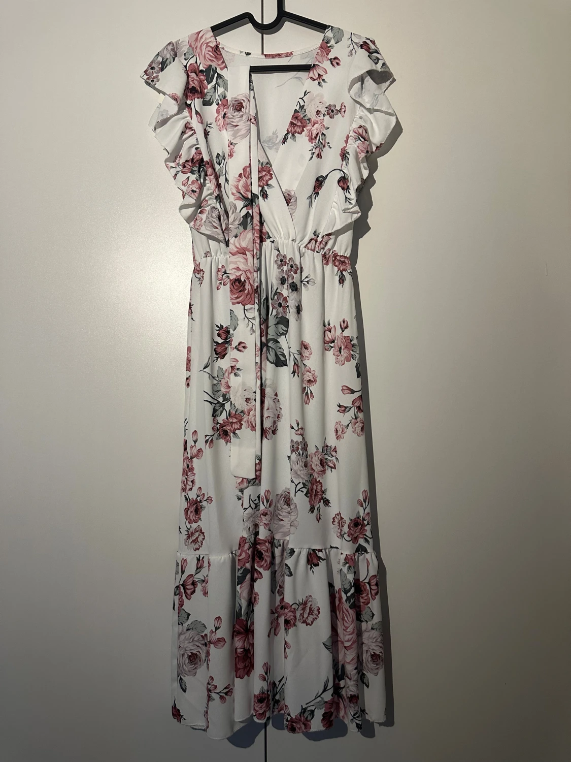 Vit blommig klänning, storlek M