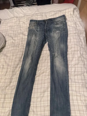 Jeans från jack & Jones  - Jeans från Jack & Jones. Använts men är i bra skick ändå. 