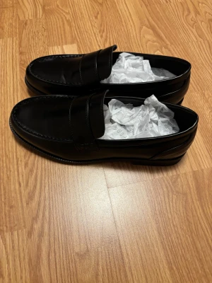 SEQWL Loafers - Mjuka loafers från SEQWL. Aldrig använda då de var för små och inte går att lämna tillbaka. Nypris 459kr