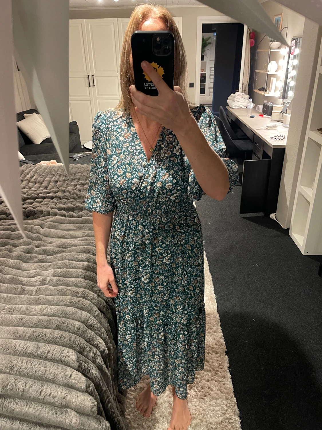 Blommig långklänning med v-ringning