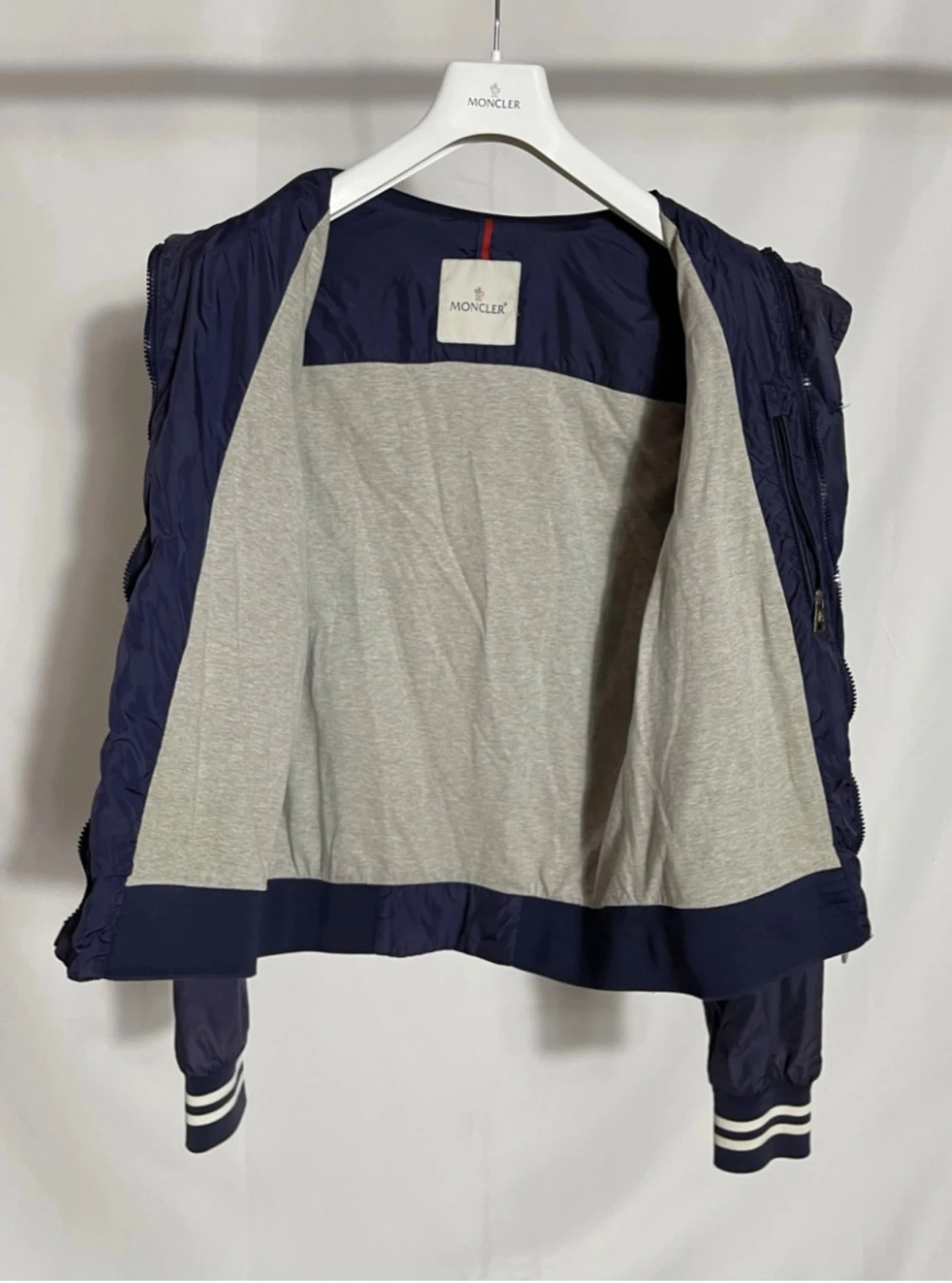 Marinblå vindjacka från Moncler - 4