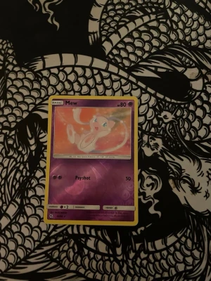 Pokémon kort - Säljer denna mew den är väll behandlad men har ej någon sleeve
