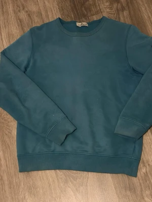 Stone island sweatshirt - Turquoise color no spots or defects on the shirt fits S (180cm) 