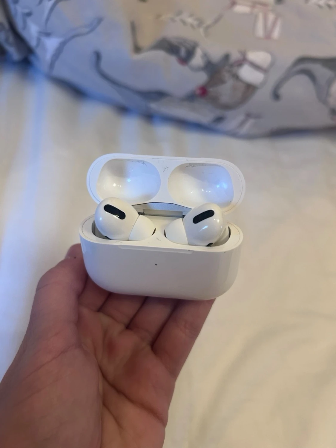 AirPods Pro gen 1 - 4